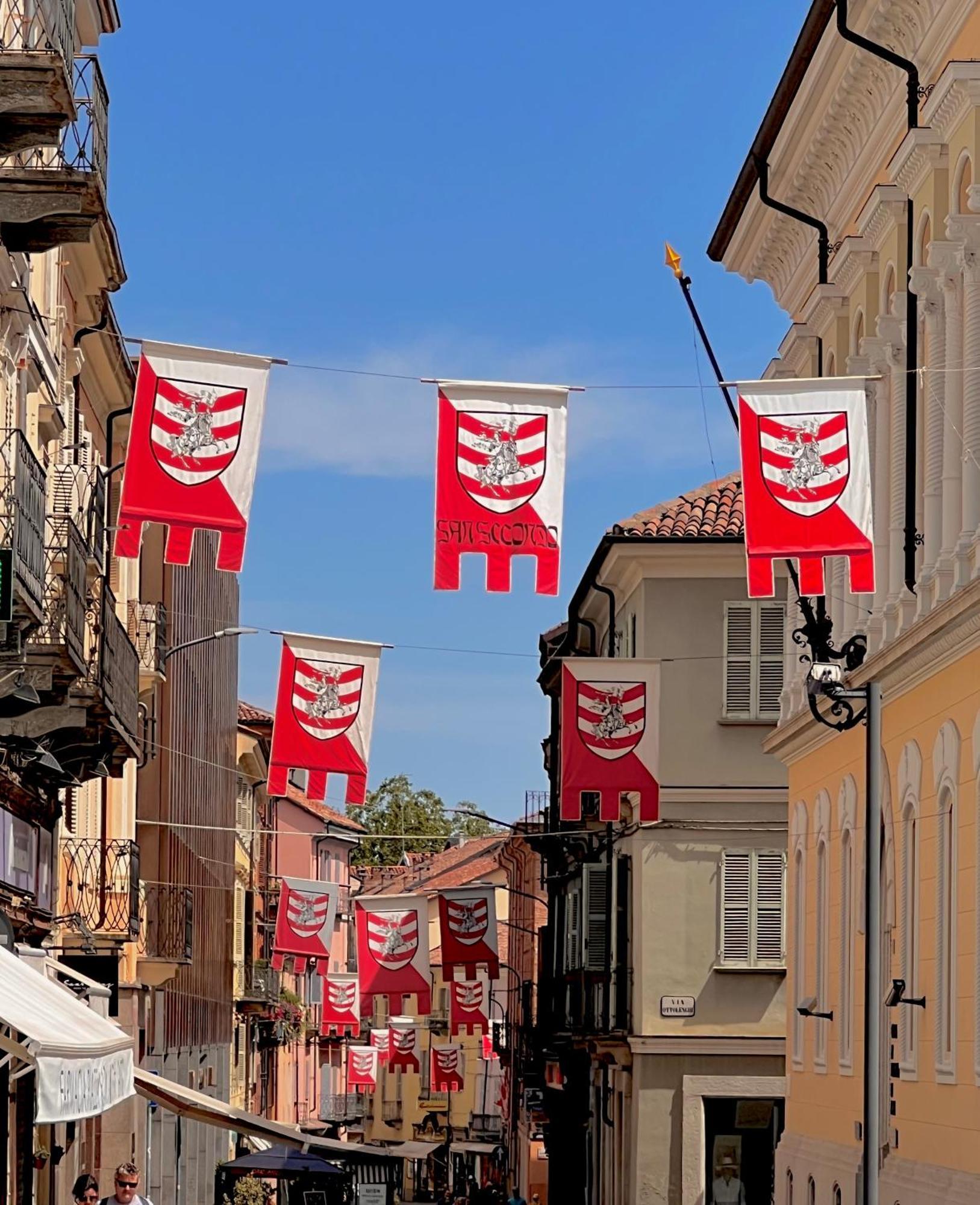 Appartamento In Centro Storico "La Casa Di Cri" Asti Exterior foto